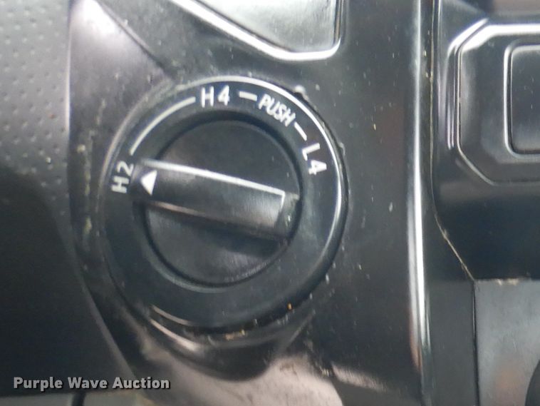 image for item HX9139 2014 Toyota Tacoma  flatbed pickup truck