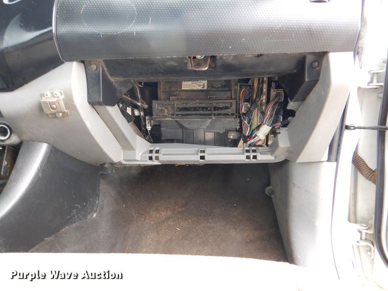 image for item HX9139 2014 Toyota Tacoma  flatbed pickup truck