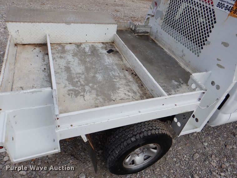 image for item HX9139 2014 Toyota Tacoma  flatbed pickup truck