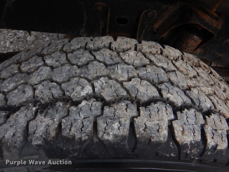 image for item HX9139 2014 Toyota Tacoma  flatbed pickup truck