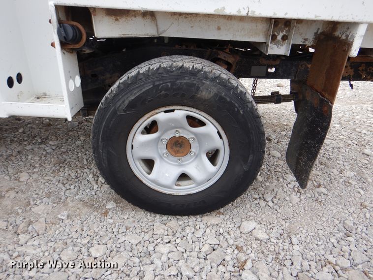 image for item HX9139 2014 Toyota Tacoma  flatbed pickup truck