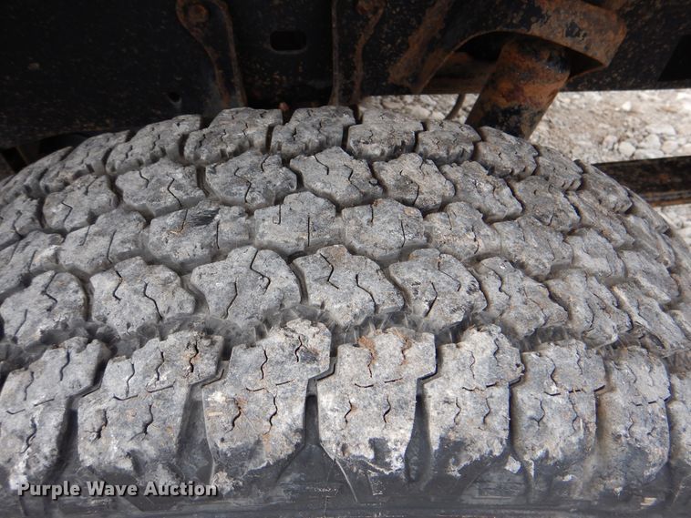 image for item HX9139 2014 Toyota Tacoma  flatbed pickup truck