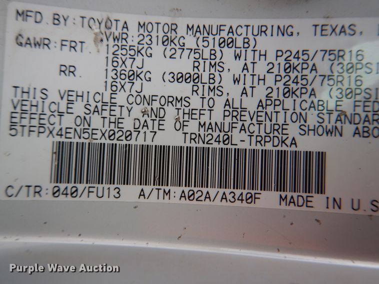 image for item HX9139 2014 Toyota Tacoma  flatbed pickup truck