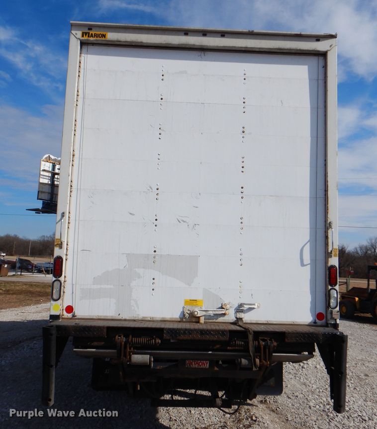 image for item HX9142 2015 Peterbilt 337  box truck