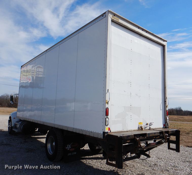 image for item HX9142 2015 Peterbilt 337  box truck