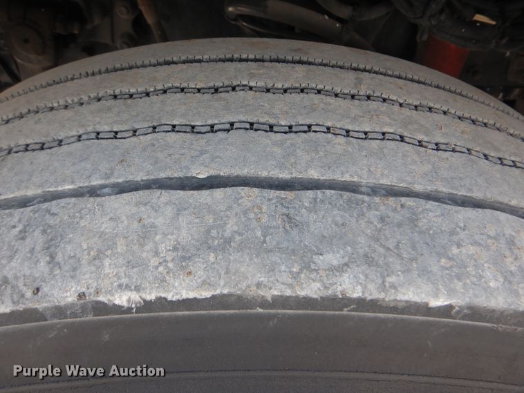 image for item HX9142 2015 Peterbilt 337  box truck