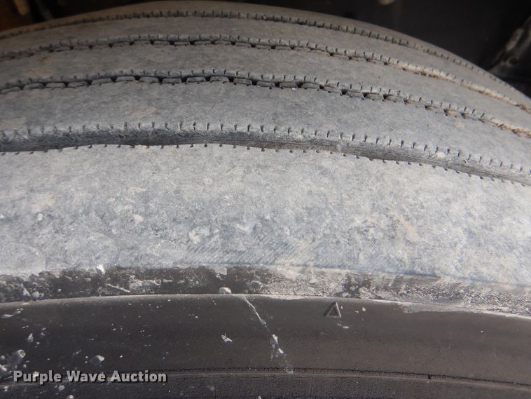 image for item HX9142 2015 Peterbilt 337  box truck