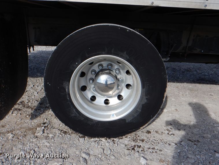 image for item HX9142 2015 Peterbilt 337  box truck