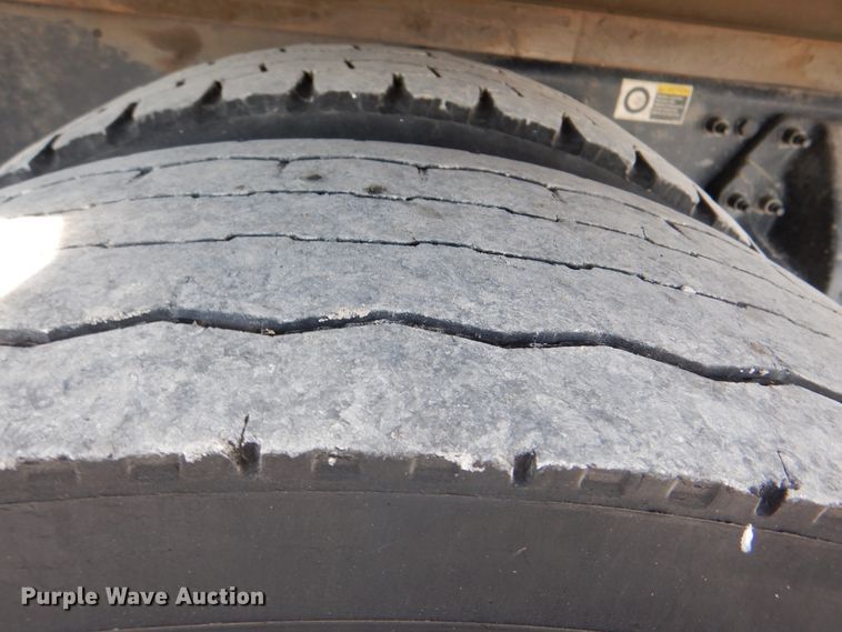 image for item HX9142 2015 Peterbilt 337  box truck