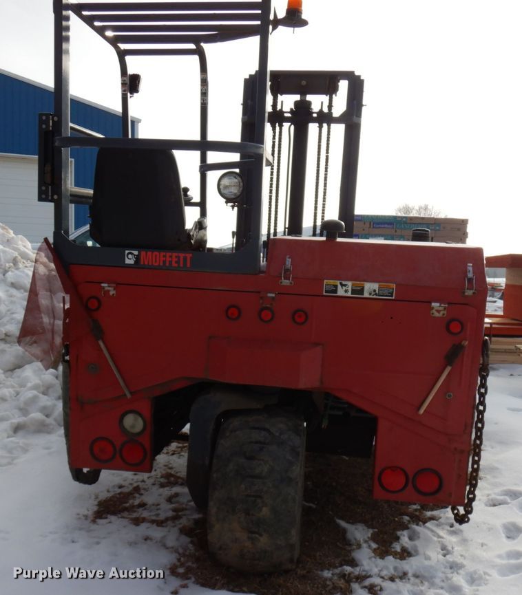 image for item HX9602 1999 Moffett M5000  forklift