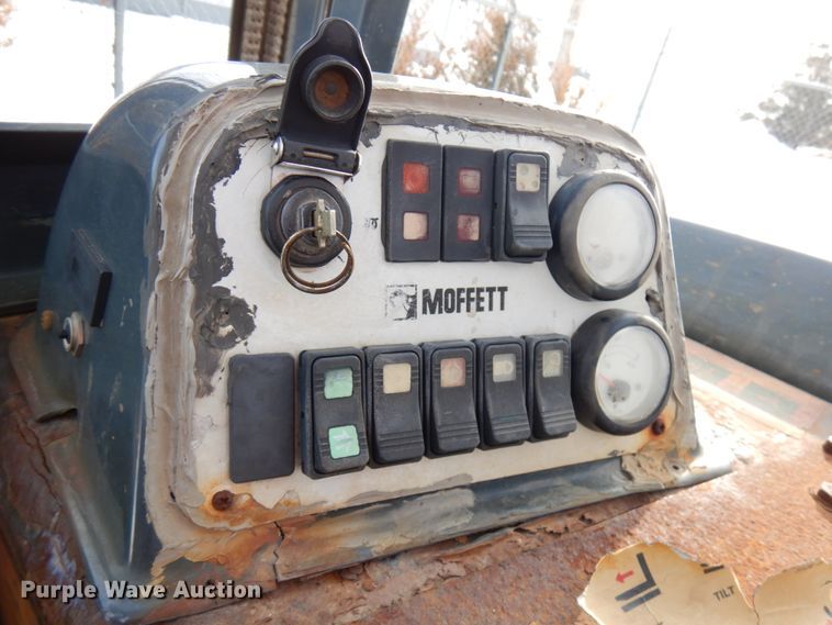 image for item HX9604 2009 Moffett M45  forklift