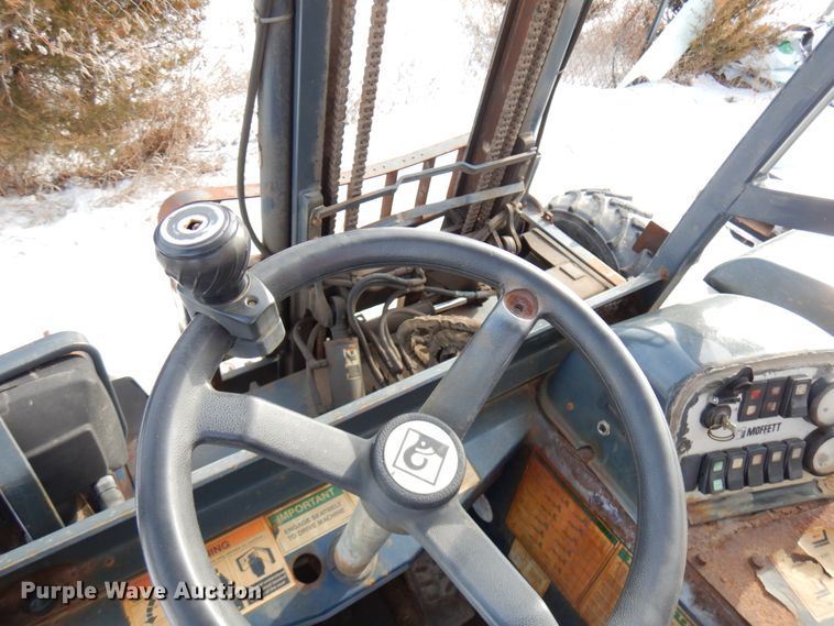 image for item HX9604 2009 Moffett M45  forklift