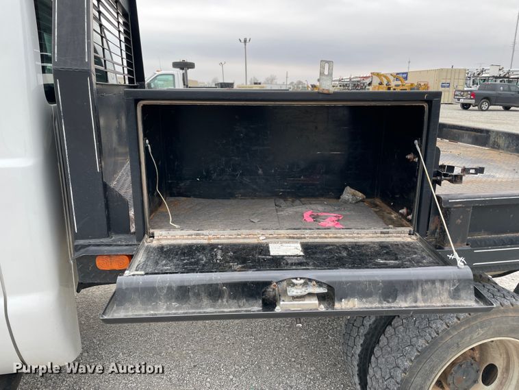 image for item HX9755 2014 Ford F450 Super Duty  flatbed truck