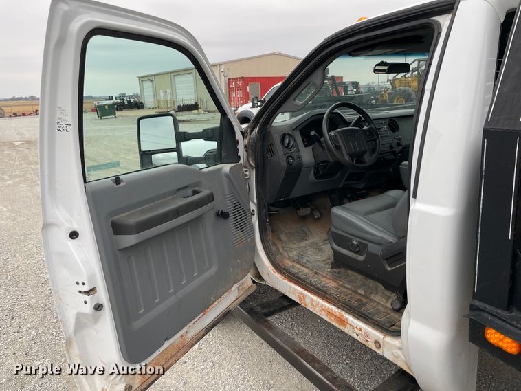 image for item HX9755 2014 Ford F450 Super Duty  flatbed truck