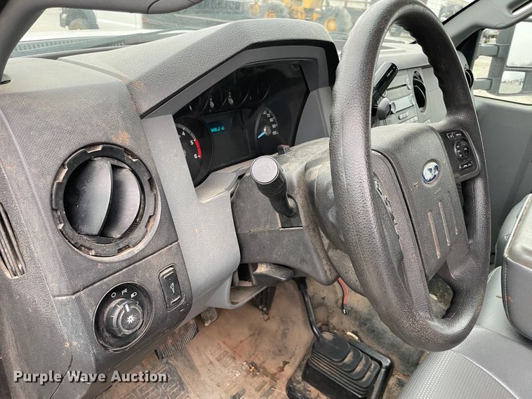 image for item HX9755 2014 Ford F450 Super Duty  flatbed truck