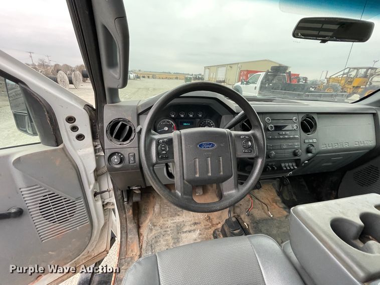 image for item HX9755 2014 Ford F450 Super Duty  flatbed truck