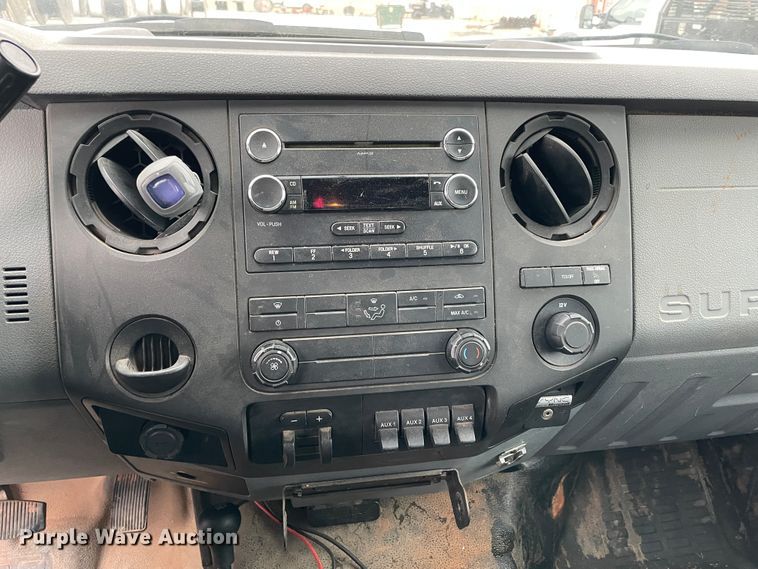 image for item HX9755 2014 Ford F450 Super Duty  flatbed truck