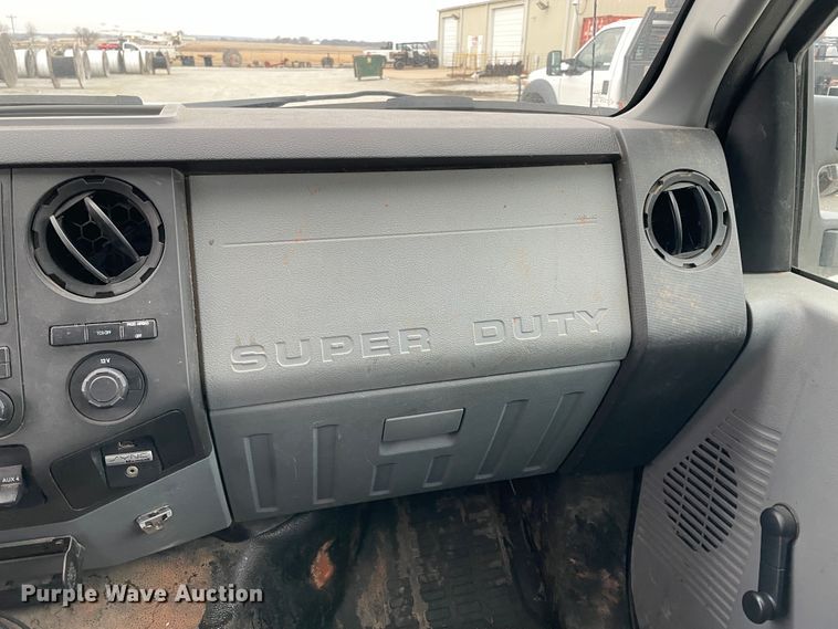 image for item HX9755 2014 Ford F450 Super Duty  flatbed truck