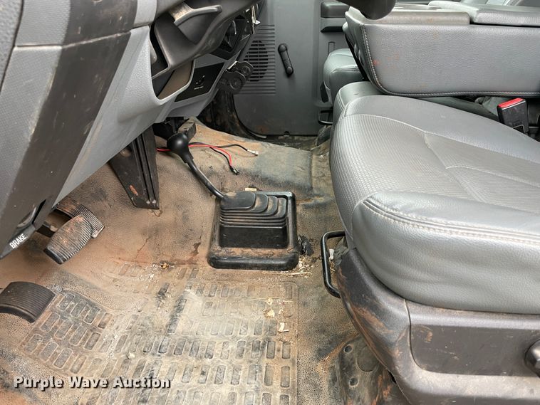 image for item HX9755 2014 Ford F450 Super Duty  flatbed truck