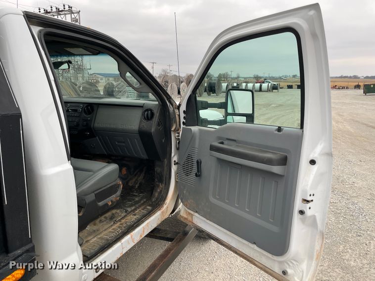 image for item HX9755 2014 Ford F450 Super Duty  flatbed truck