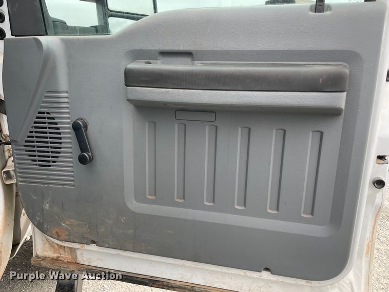 image for item HX9755 2014 Ford F450 Super Duty  flatbed truck