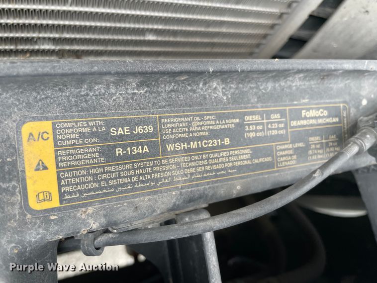 image for item HX9755 2014 Ford F450 Super Duty  flatbed truck