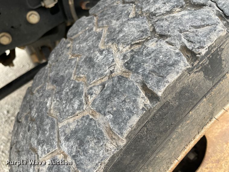 image for item HX9755 2014 Ford F450 Super Duty  flatbed truck