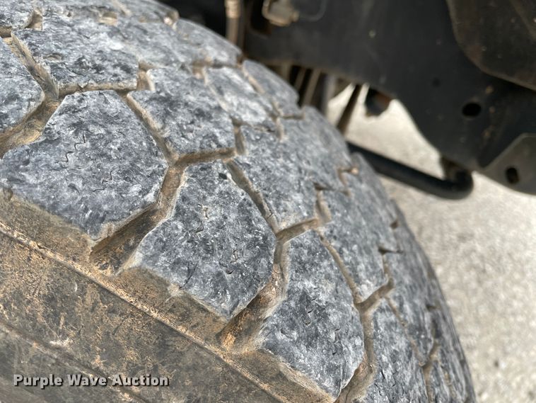 image for item HX9755 2014 Ford F450 Super Duty  flatbed truck