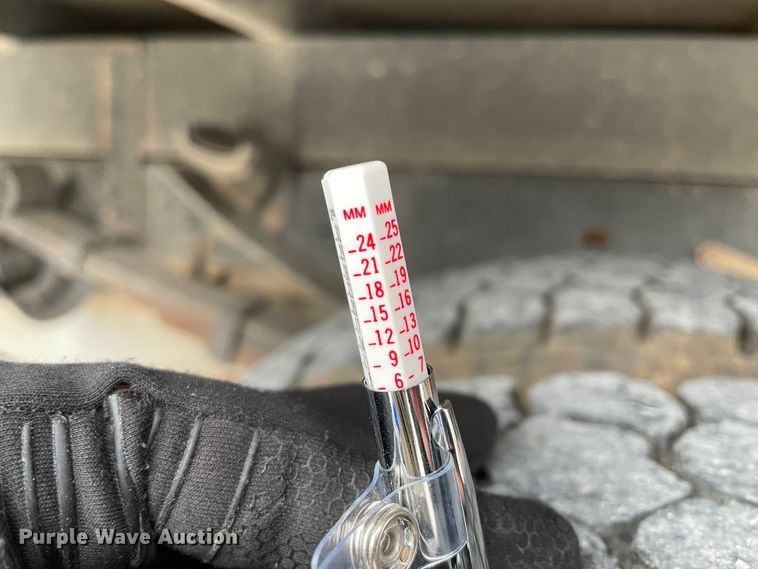 image for item HX9755 2014 Ford F450 Super Duty  flatbed truck