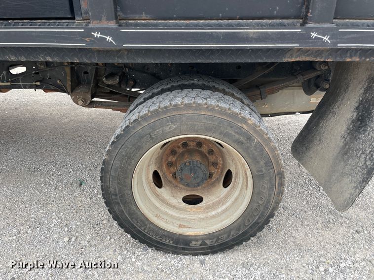 image for item HX9755 2014 Ford F450 Super Duty  flatbed truck