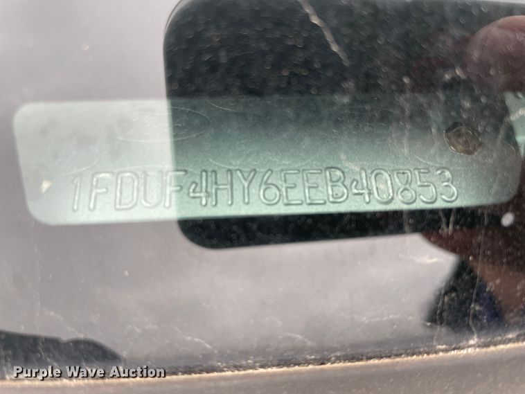 image for item HX9755 2014 Ford F450 Super Duty  flatbed truck