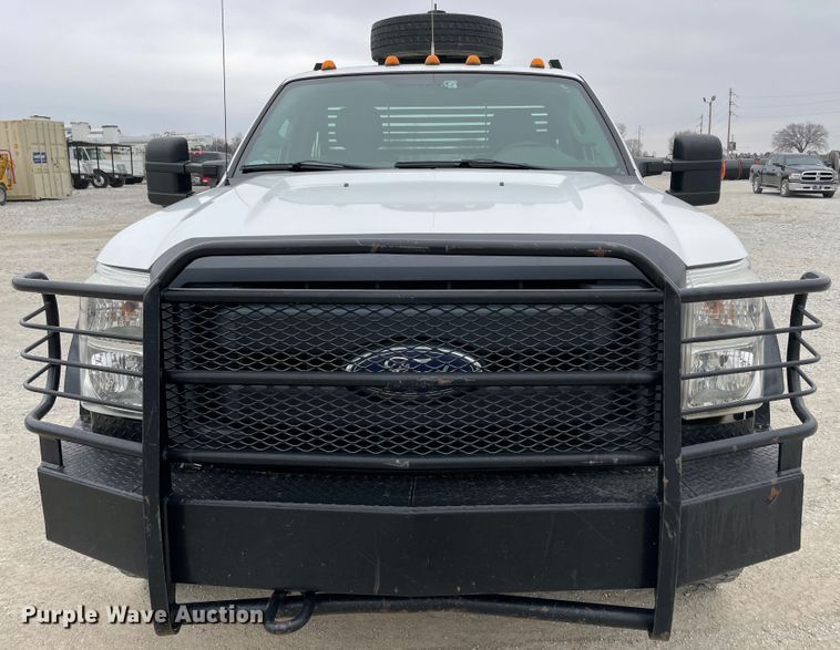 image for item HX9759 2013 Ford F450 Super Duty  flatbed truck