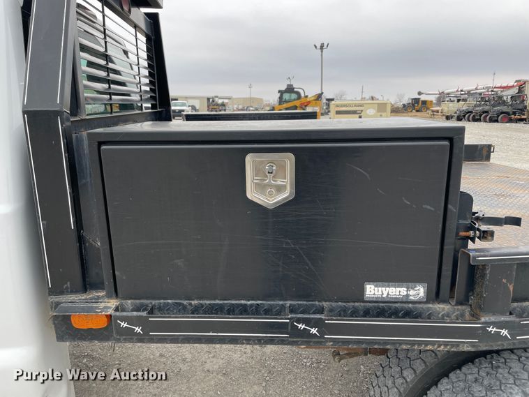 image for item HX9759 2013 Ford F450 Super Duty  flatbed truck