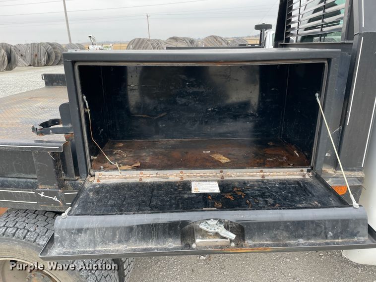 image for item HX9759 2013 Ford F450 Super Duty  flatbed truck