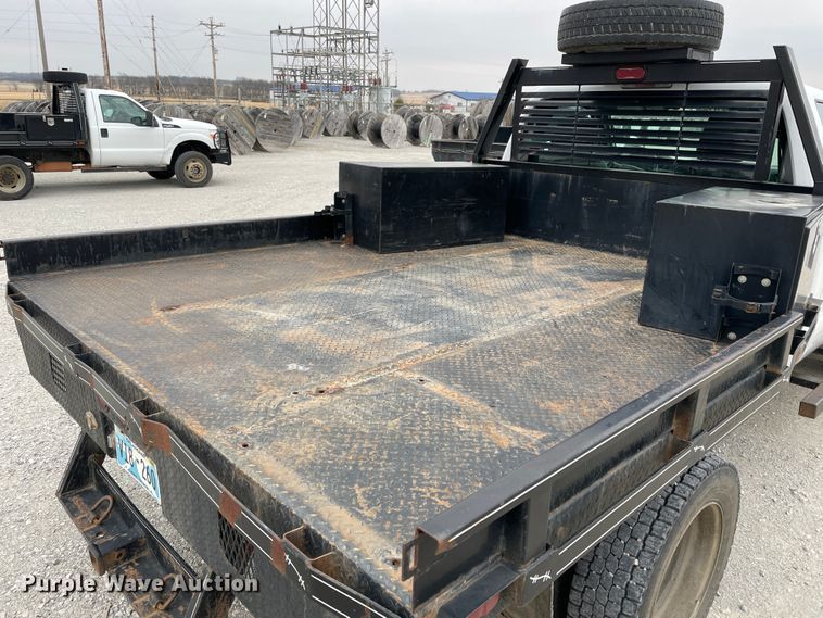 image for item HX9759 2013 Ford F450 Super Duty  flatbed truck