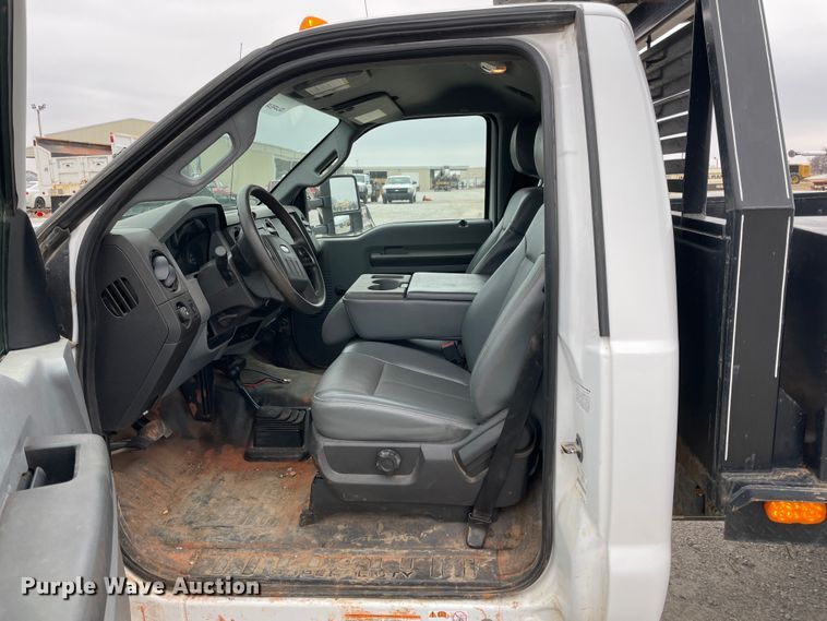 image for item HX9759 2013 Ford F450 Super Duty  flatbed truck