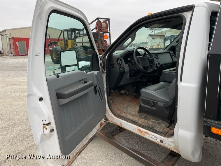 image for item HX9759 2013 Ford F450 Super Duty  flatbed truck