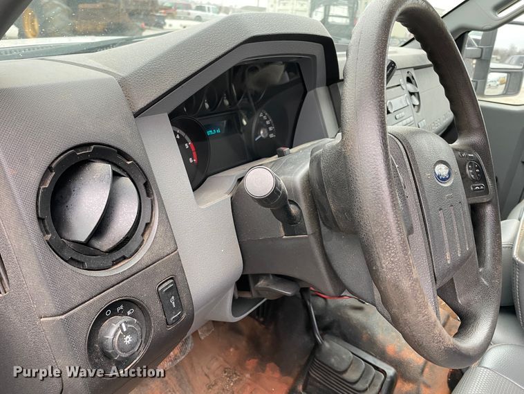 image for item HX9759 2013 Ford F450 Super Duty  flatbed truck