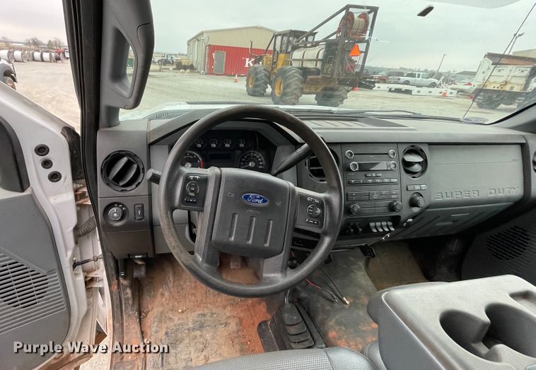 image for item HX9759 2013 Ford F450 Super Duty  flatbed truck