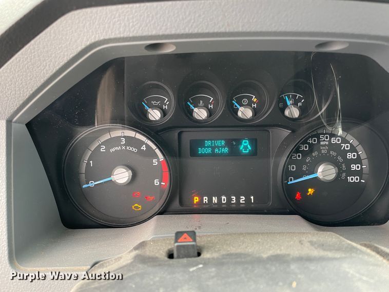 image for item HX9759 2013 Ford F450 Super Duty  flatbed truck