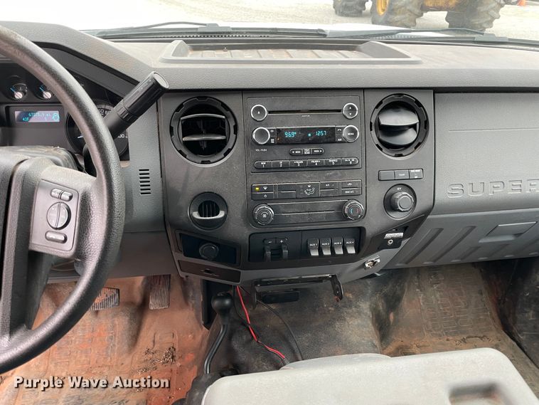 image for item HX9759 2013 Ford F450 Super Duty  flatbed truck