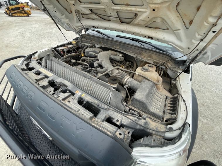 image for item HX9759 2013 Ford F450 Super Duty  flatbed truck