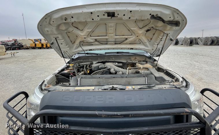 image for item HX9759 2013 Ford F450 Super Duty  flatbed truck