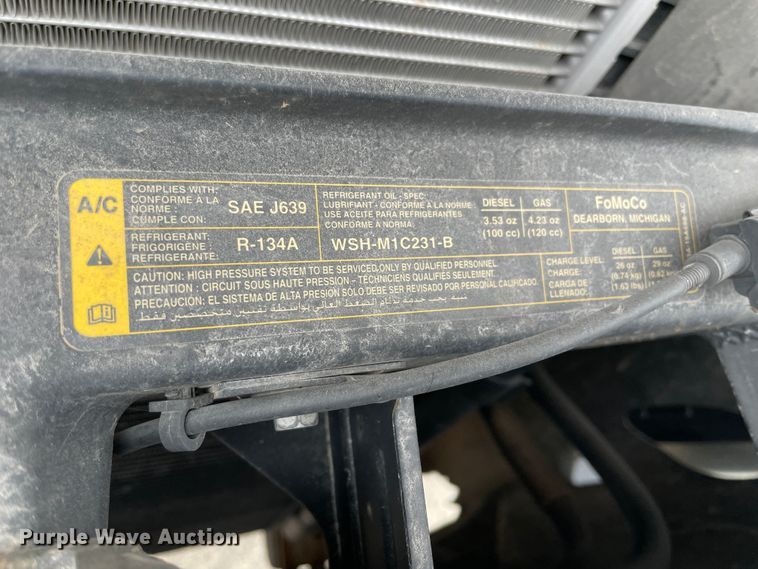 image for item HX9759 2013 Ford F450 Super Duty  flatbed truck