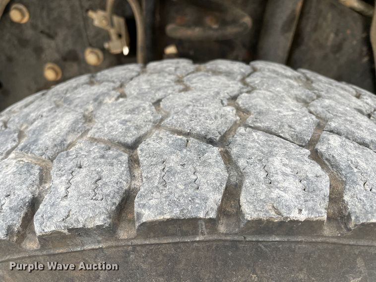 image for item HX9759 2013 Ford F450 Super Duty  flatbed truck