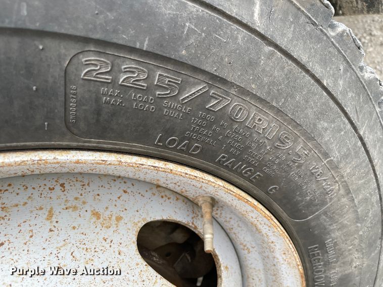 image for item HX9759 2013 Ford F450 Super Duty  flatbed truck