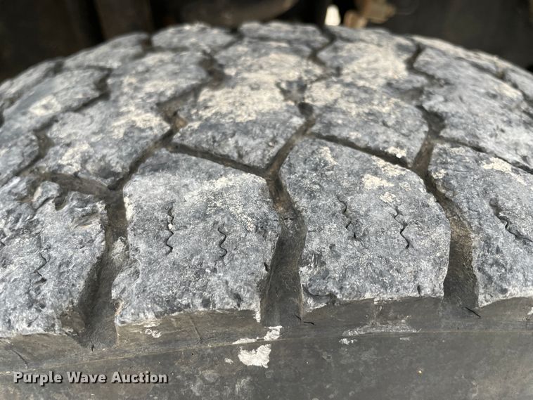 image for item HX9759 2013 Ford F450 Super Duty  flatbed truck