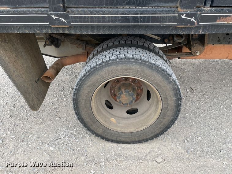 image for item HX9759 2013 Ford F450 Super Duty  flatbed truck