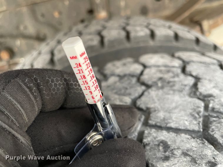 image for item HX9759 2013 Ford F450 Super Duty  flatbed truck