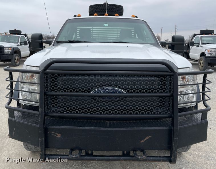 image for item HX9760 2014 Ford F450 Super Duty  flatbed truck